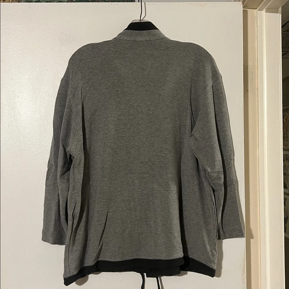 Staples gray with black detail lightweight jacket. Velcro closure. Pockets. - Picture 6 of 9